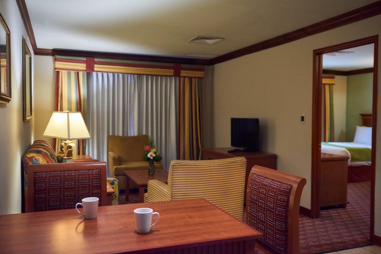 Suites Las Palmas, Hotel & Apartments. 圣萨尔瓦多 外观 照片